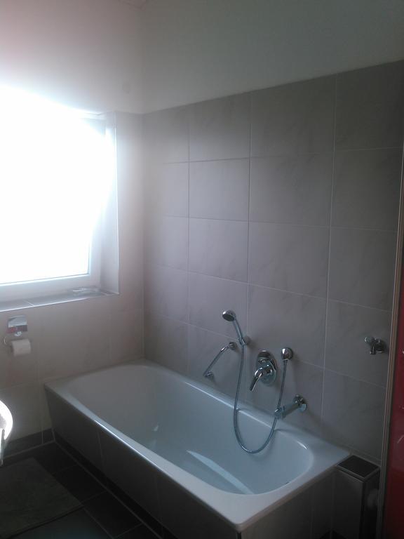 Ferienwohnung Zum Kletterturm Kaufbeuren Bagian luar foto