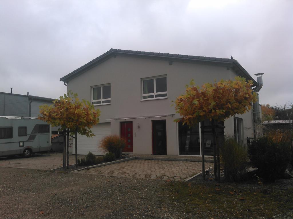 Ferienwohnung Zum Kletterturm Kaufbeuren Bagian luar foto