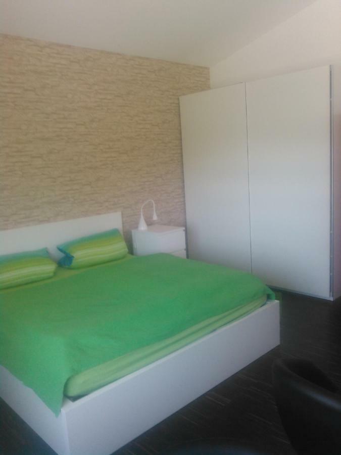Ferienwohnung Zum Kletterturm Kaufbeuren Bagian luar foto